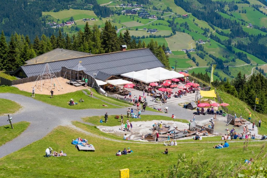 Spannende Wanderung zur Karbachalm