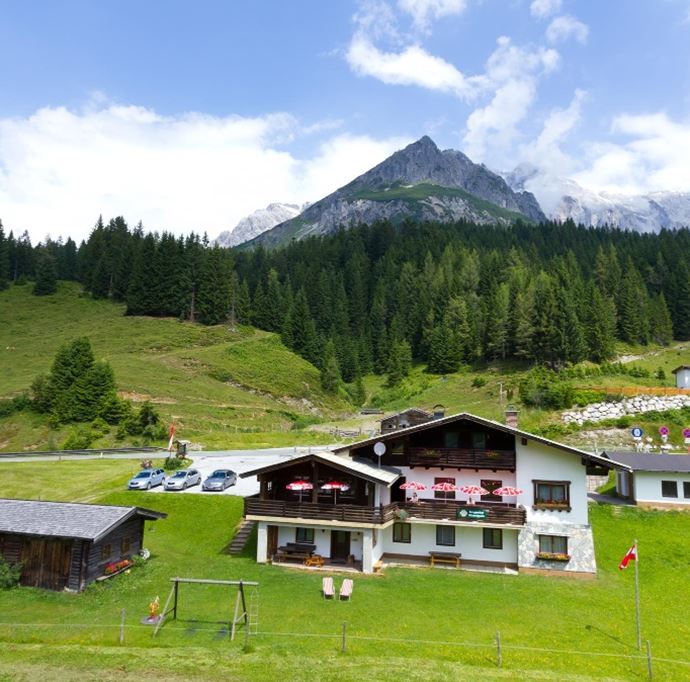 Mountain inn Mittereggalm