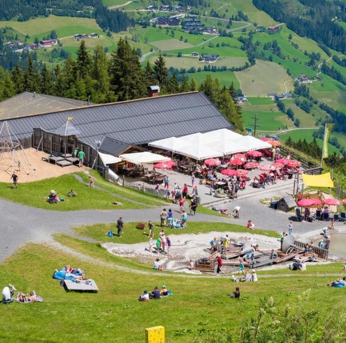 Spannende Wanderung zur Karbachalm